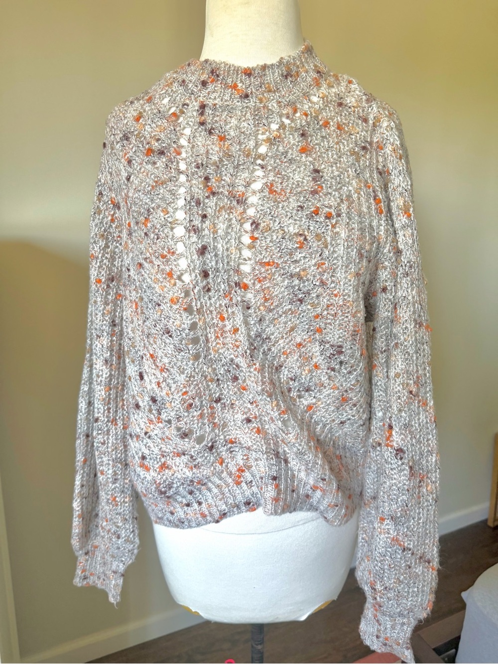MINKPINK Aleppo Light Gray Open-Knit Sweater with Orange Speckle M